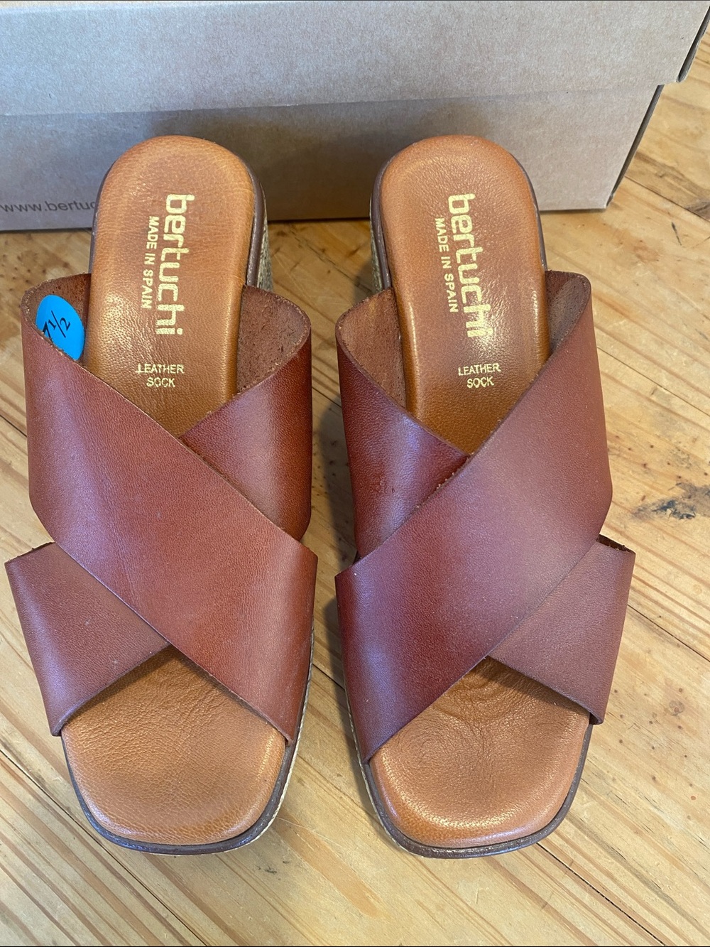 Bertuchi Brown Leather Crossband heeled Mule